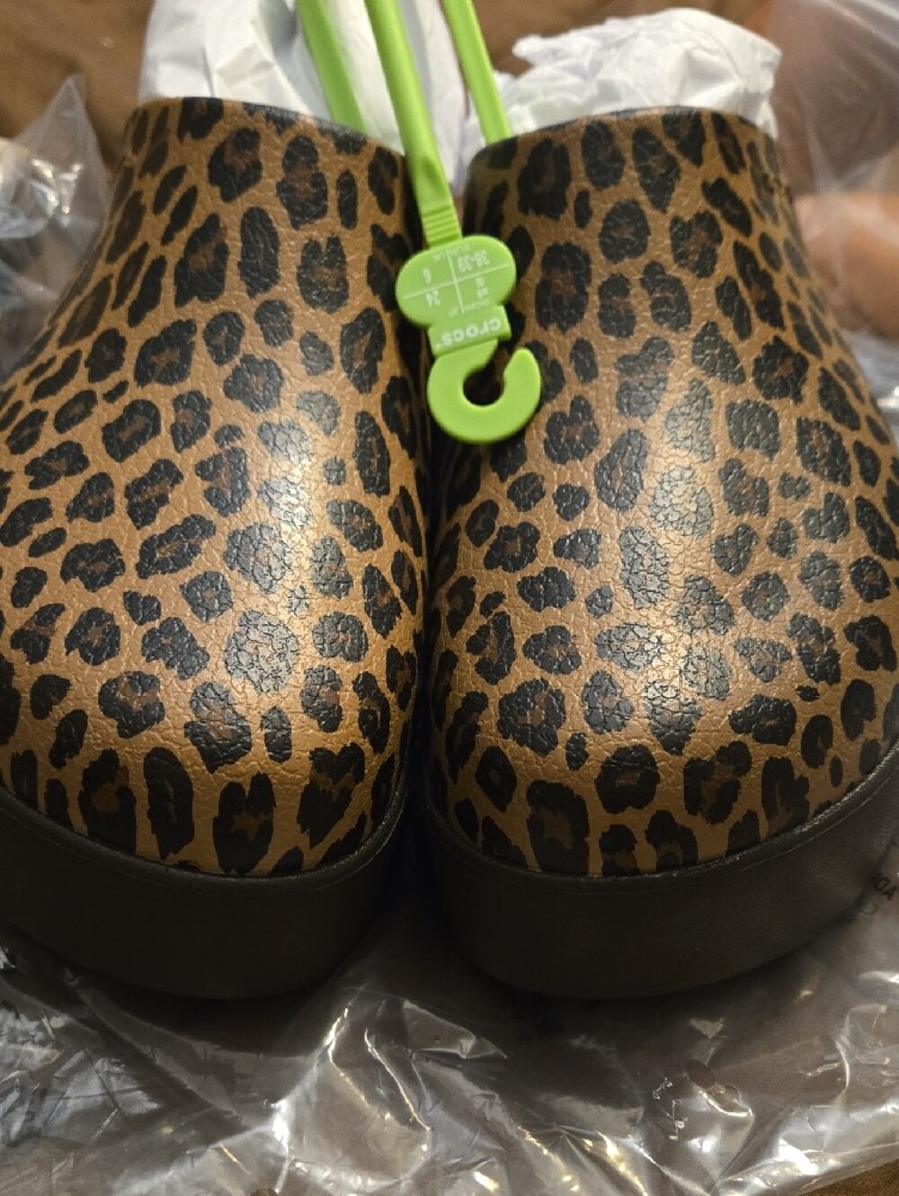 CROCS DYLAN Leopard Print Classic Clog - Brown & Black - Picture 4 of 7